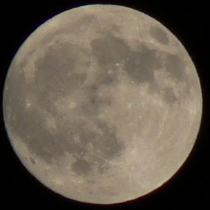 FZ5 moon shot